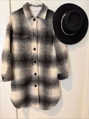 Wilfred women’s Black & White Plaid Shacket